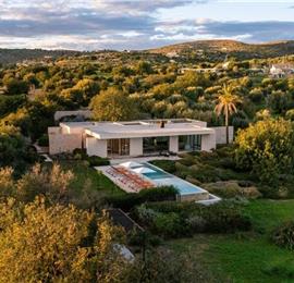 4 bedroom villa with infinity pool and sea views near Noto, Sicily, sleeps 8